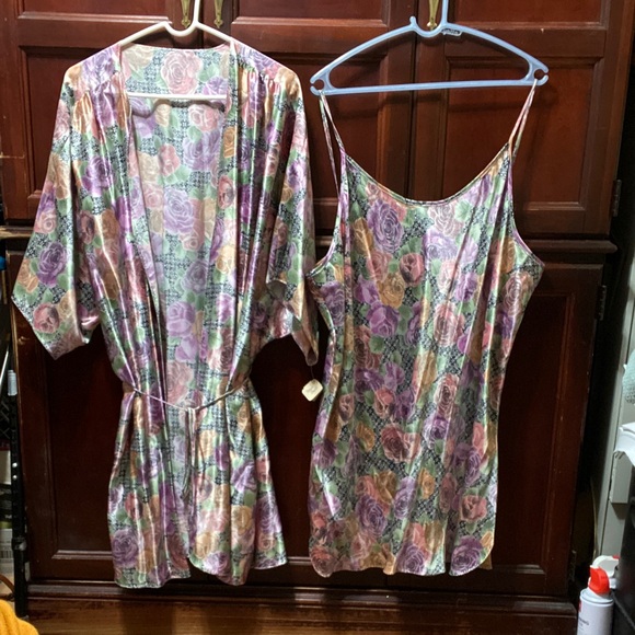 Floral Satin 2 piece Sleepwear Set vintage plus size 26/28 Robe and chemise - Picture 1 of 16